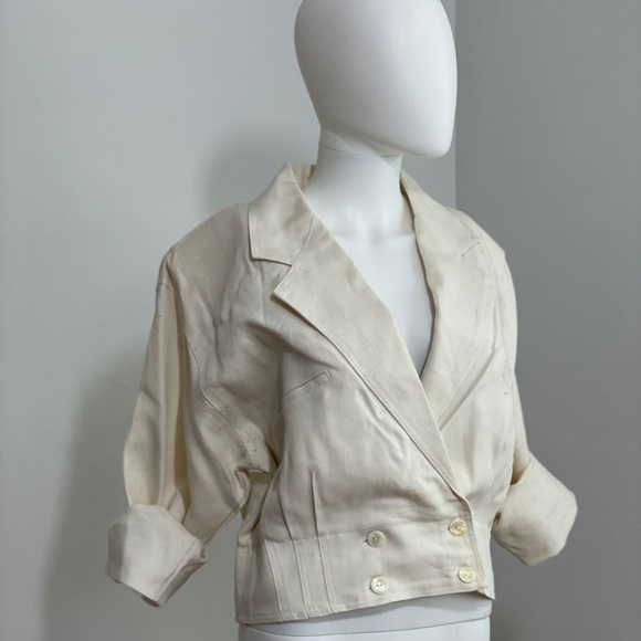 Vanilla Cropped Linen Oversized Jacket - Picture 12 of 15